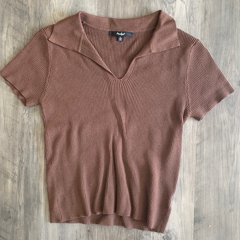 Papaya collared, V-neck ribbed shirt